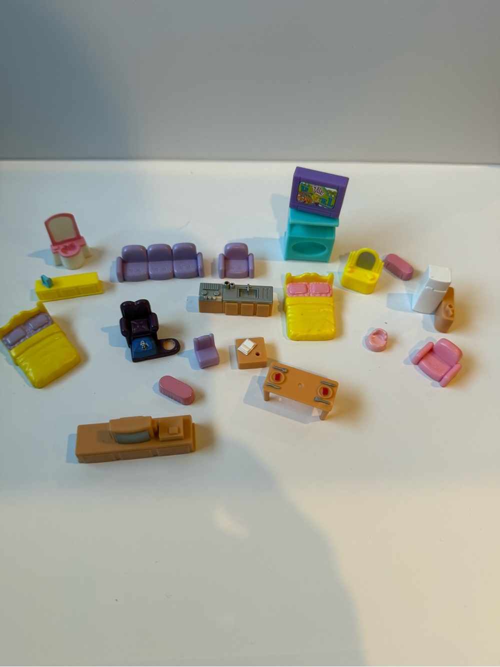 Vintage Polly Pocket furniture lot